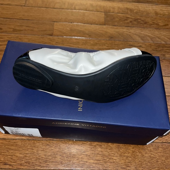Adrienne Vittadini Cadeeno Ballet Flats Ecru & Black Women’s Size 7.5 - Picture 7 of 9